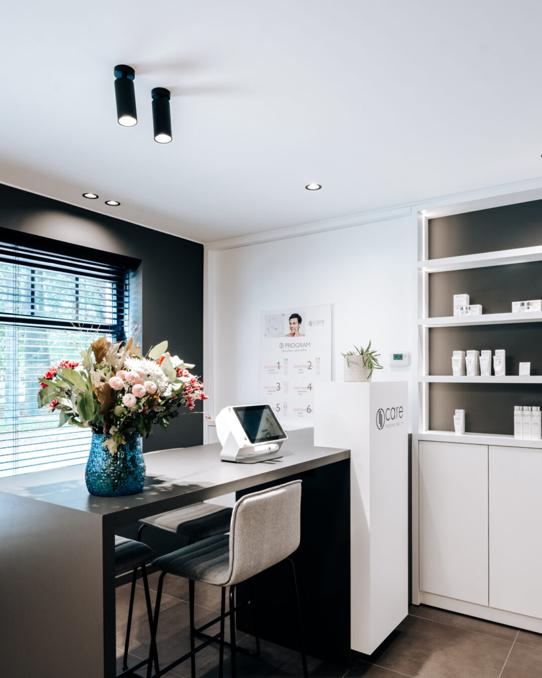Interieur CBC Beveren onthaal HR Interieur CBC Beveren onthaal HR